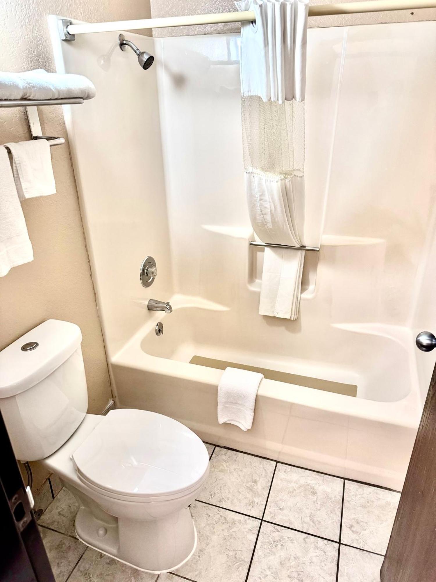 Owensville Inn Экстерьер фото