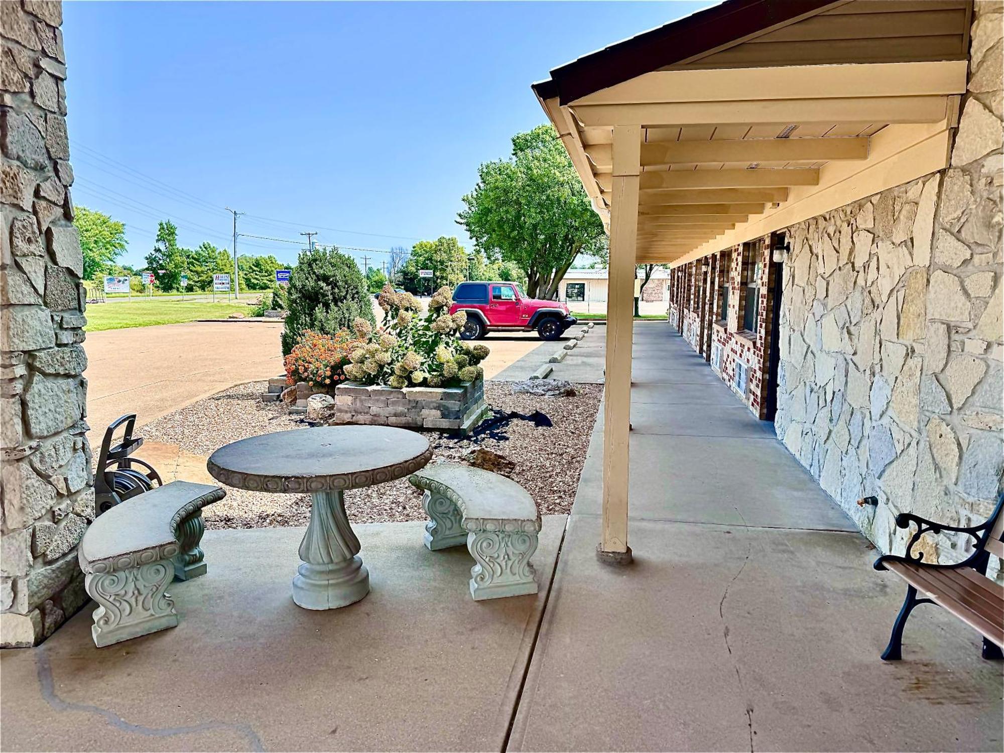 Owensville Inn Экстерьер фото