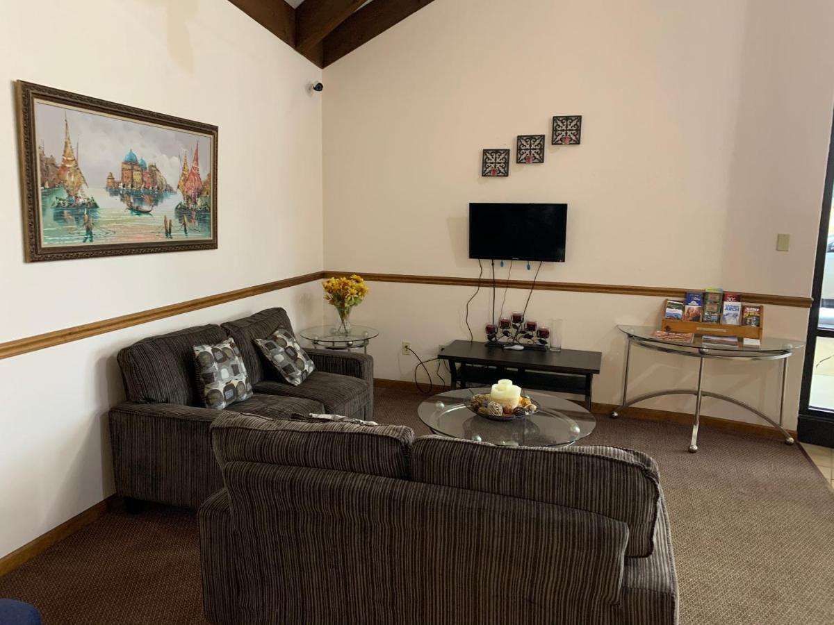 Owensville Inn Экстерьер фото